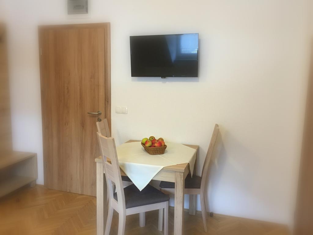 Apartmaji In Sobe Tina Kranjska Gora Exterior photo